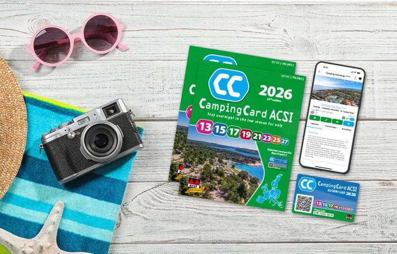 Cover CampingCard ACSI with phone and card